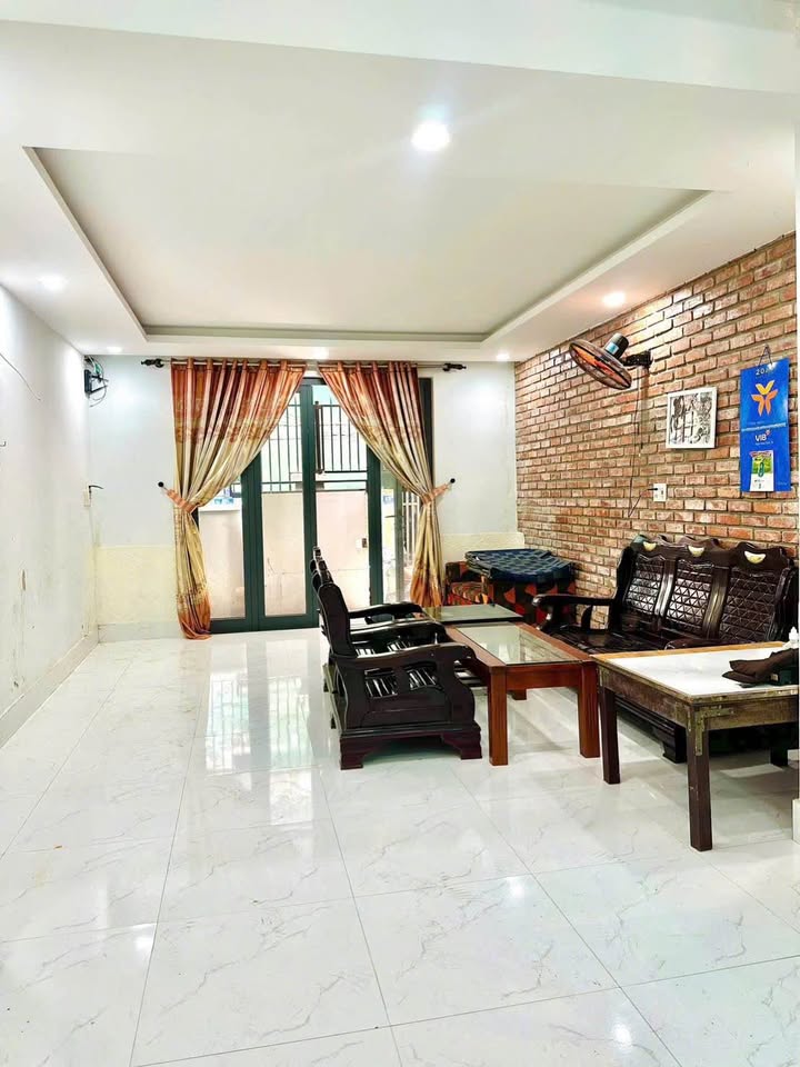 Nhà 2 tầng kiệt Nguyễn Huệ, TP Huế 98m² giá 2.8 tỷ - Sổ hồng chính chủ