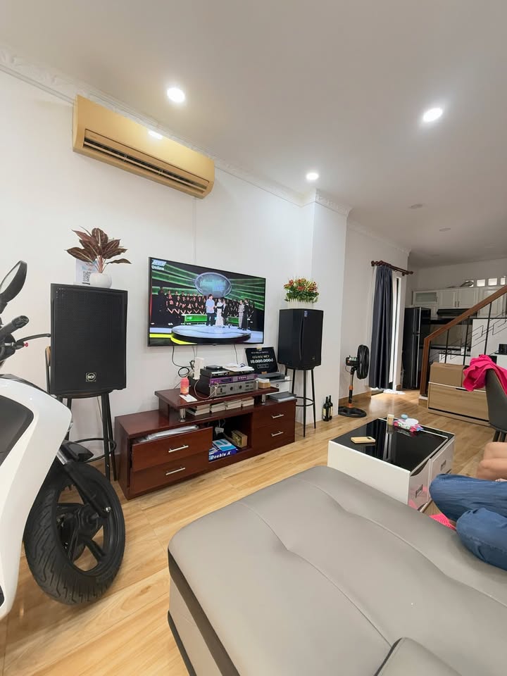 Nhà đẹp góc 2 mặt hẻm Phan Xích Long 32m² giá 6.5 tỷ - Sẵn sàng vào ở!