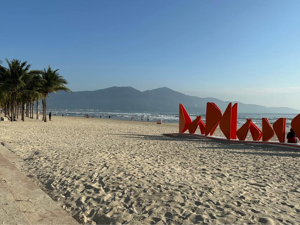 Đất nền sát biển Mỹ Khê Đà Nẵng 120m² giá 9.5 tỷ - Cơ hội đầu tư tuyệt vời!