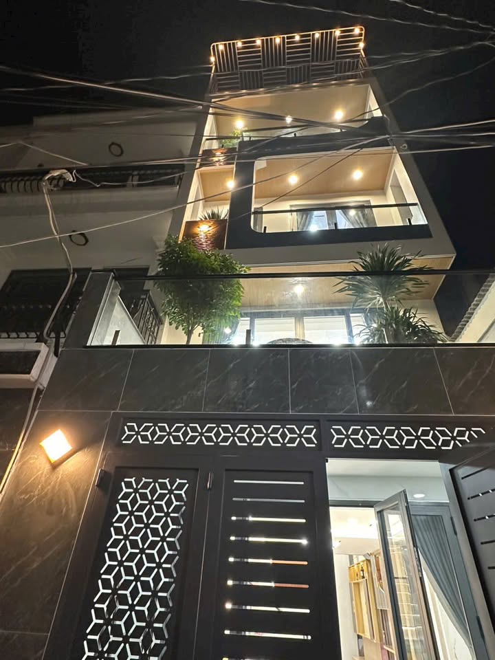 Nhà mới xây tại Bùi Quang Là, Gò Vấp - Giá 6.45 tỷ, nội thất cao cấp!