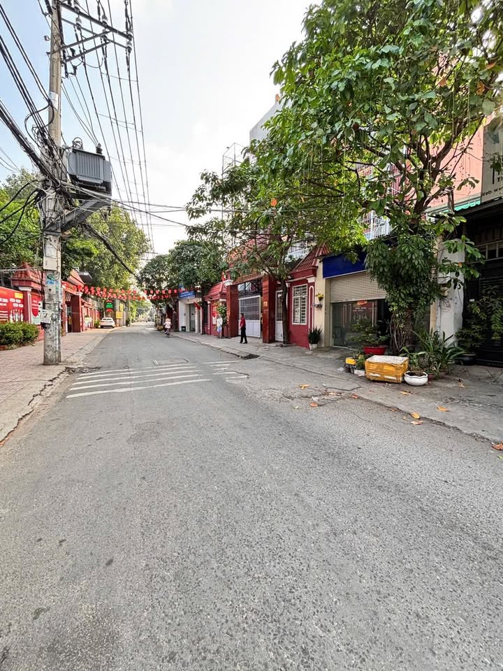 Nhà mặt tiền Tân Thới Nhất 100m² giá 10 tỷ - Đầu tư sinh lời ngay!