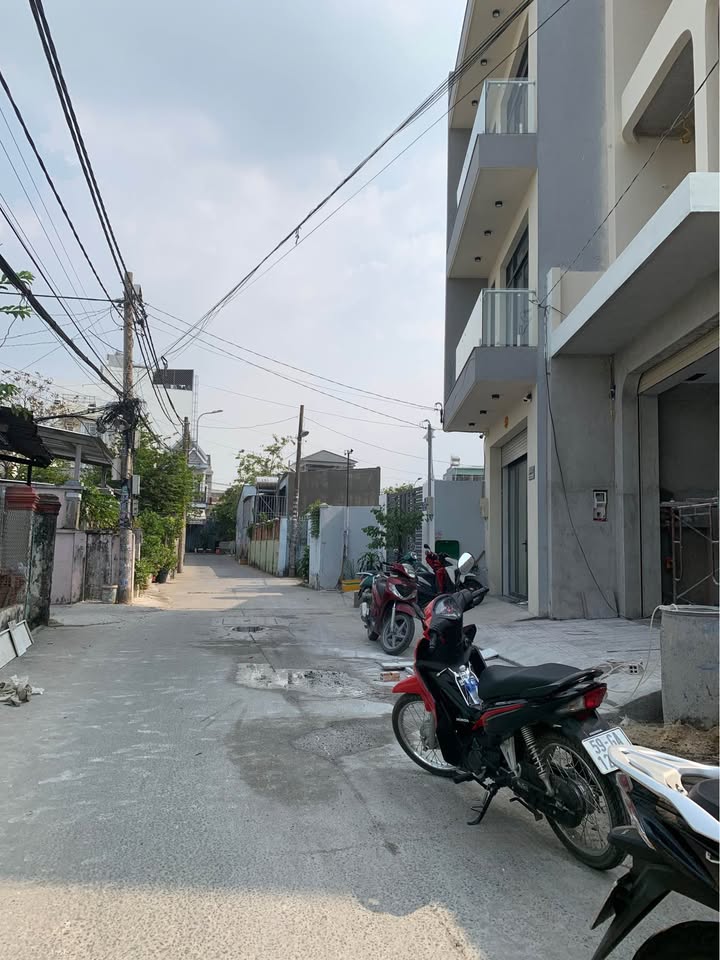 Đất thổ cư Hóc Môn 100m² giá 4.99 tỷ - Cơ hội hiếm có chỉ còn 1 lô!