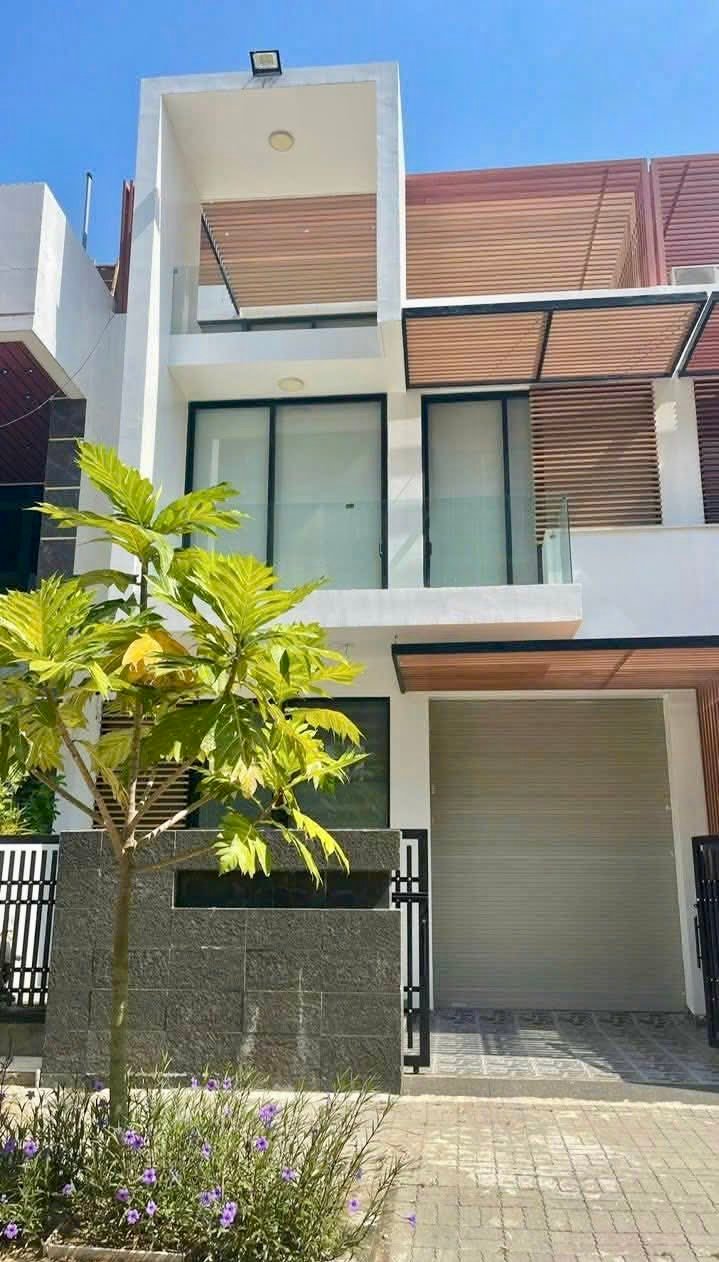 Townhouse Khu Đô Thị Kim Cúc Quy Nhơn 133m² giá 8 tỷ - Biệt thự sang trọng