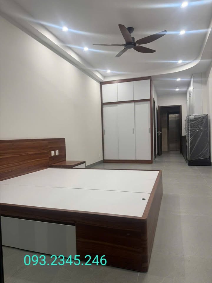 Phòng cho thuê tại phố Trạm, Long Biên 50m² giá 6 triệu - Không gian sống lý tưởng!