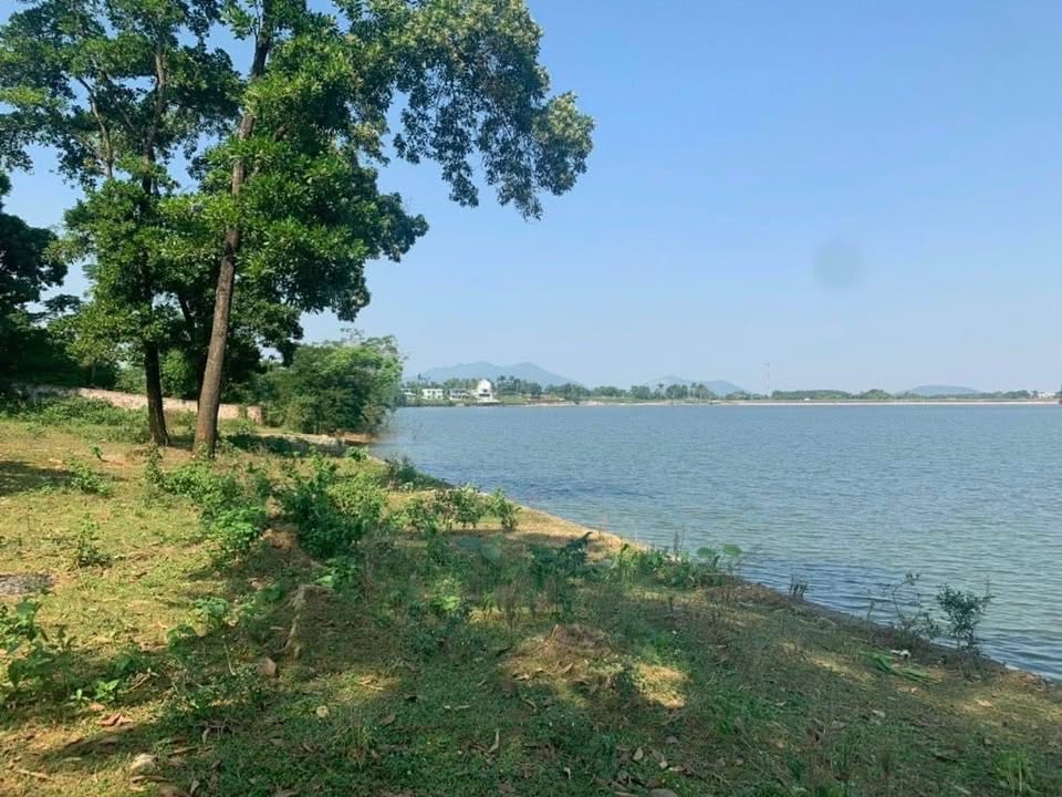 Đất nền 4800m² mặt hồ Đồng Chanh - Sổ hồng chính chủ, giá thỏa thuận!