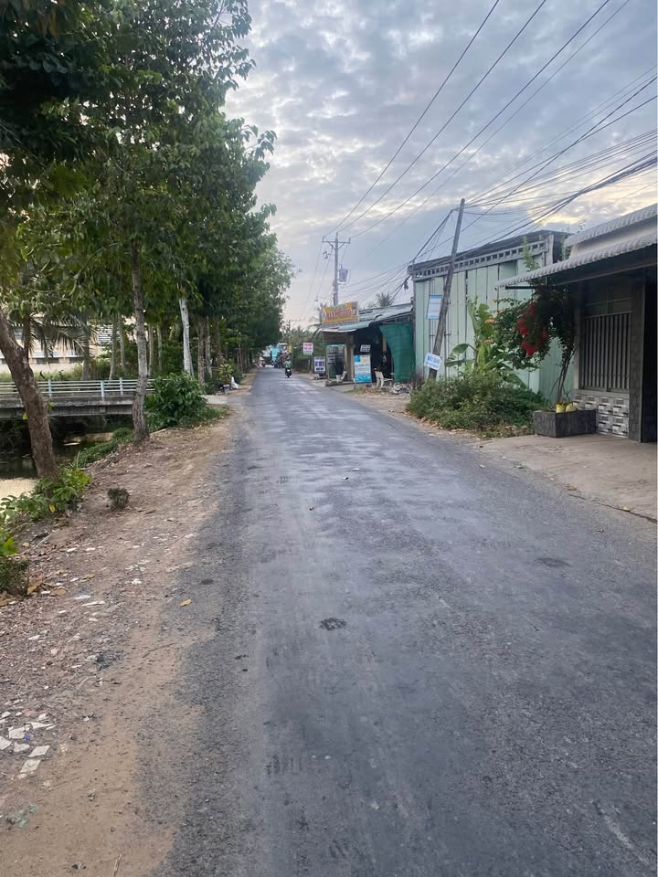 Đất thổ cư Huyện Thủ Thừa 322m² giá 2.2 tỷ - Chính chủ bán gấp!