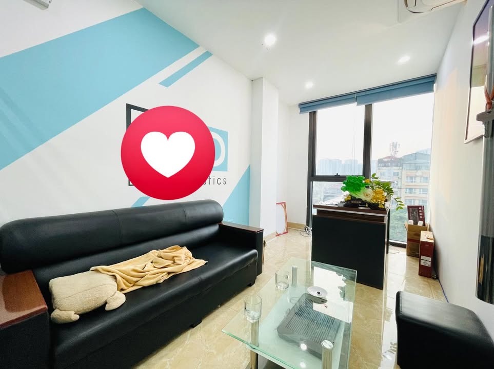 Văn phòng cho thuê tại Ngã Tư Sở, 80m² - 18,5 triệu, sẵn nội thất