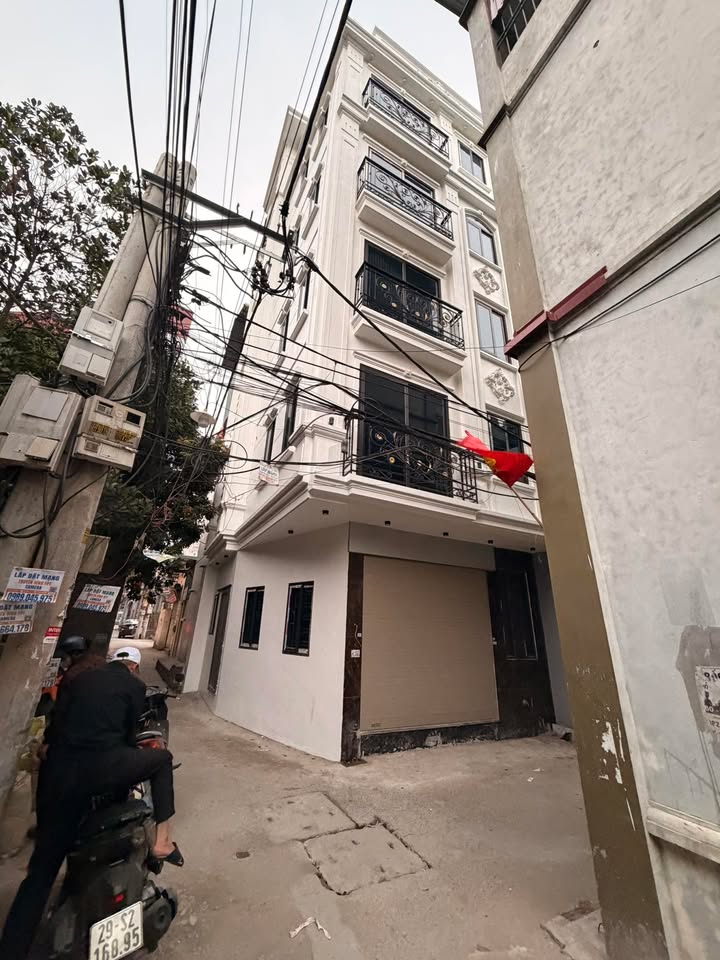 Nhà phố Tả Thanh Oai, Thanh Trì 40m² giá 8 tỷ - Lô góc có thang máy