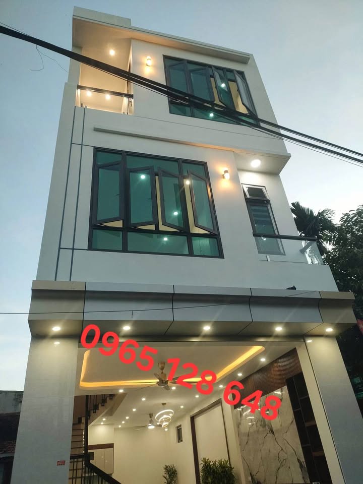 Nhà 3 tầng tại Công viên nước Đông Hương, 63m² - Sẵn sàng vào ở ngay!