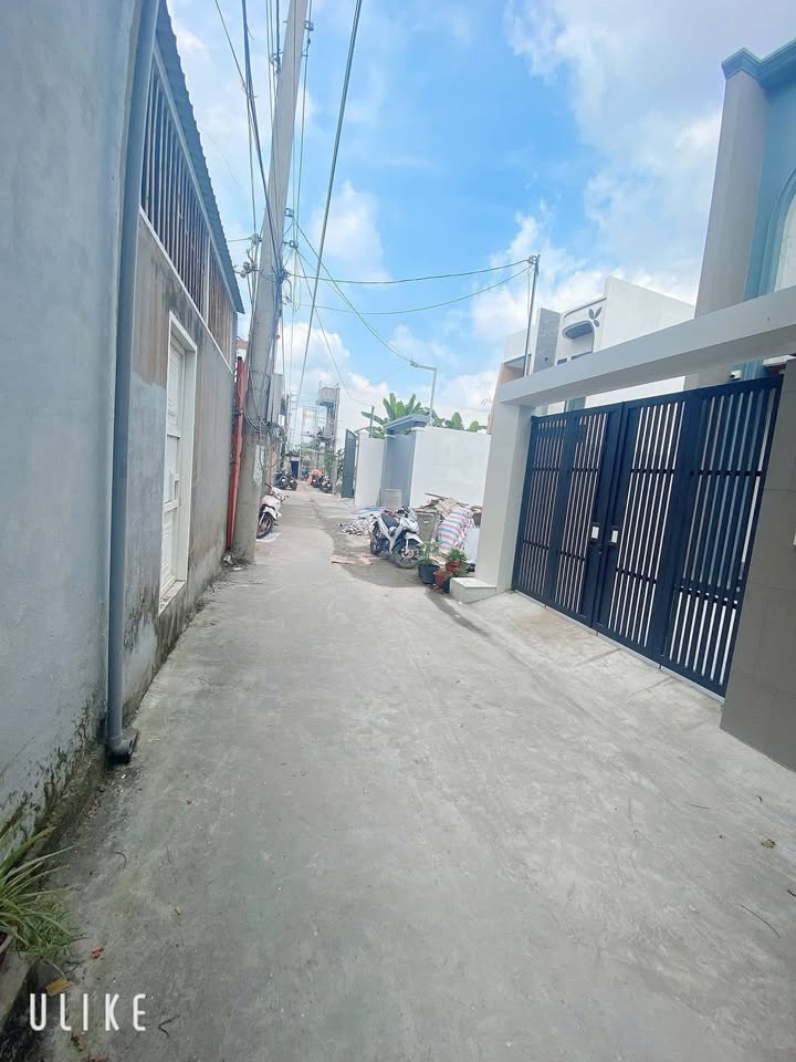 Nhà phố hẻm xe hơi Nguyễn Công Bình 127m² giá 1.5 tỷ - Khu vực an ninh, sang trọng!