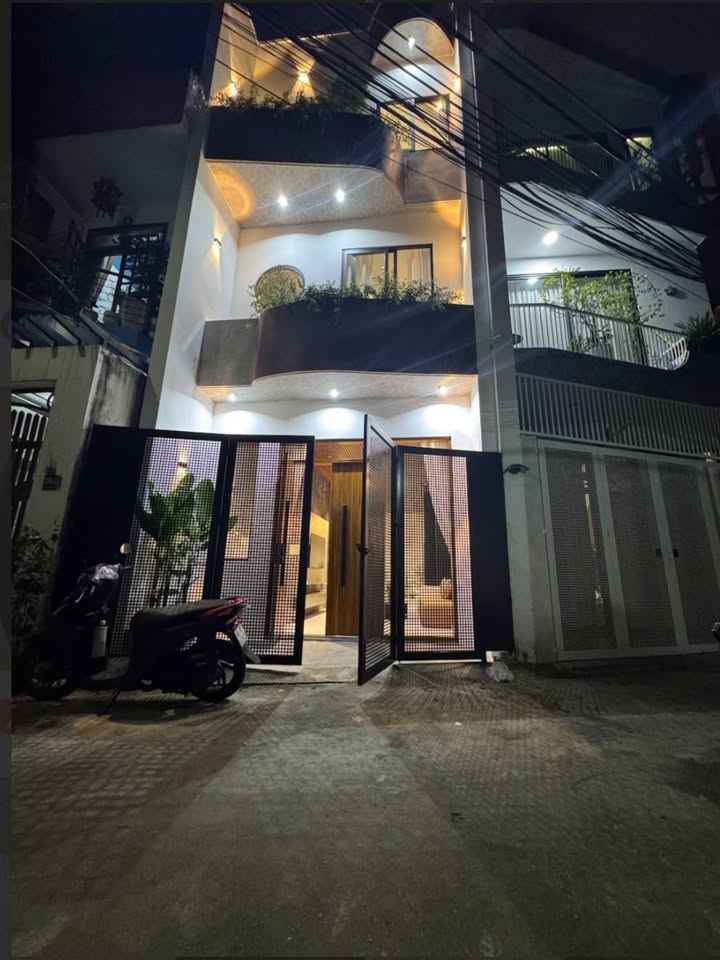 Nhà 3 tầng Kiệt Điện Biên Phủ, Đà Nẵng 152m² giá 5 tỷ - Phong cách Modern Luxury hấp dẫn!