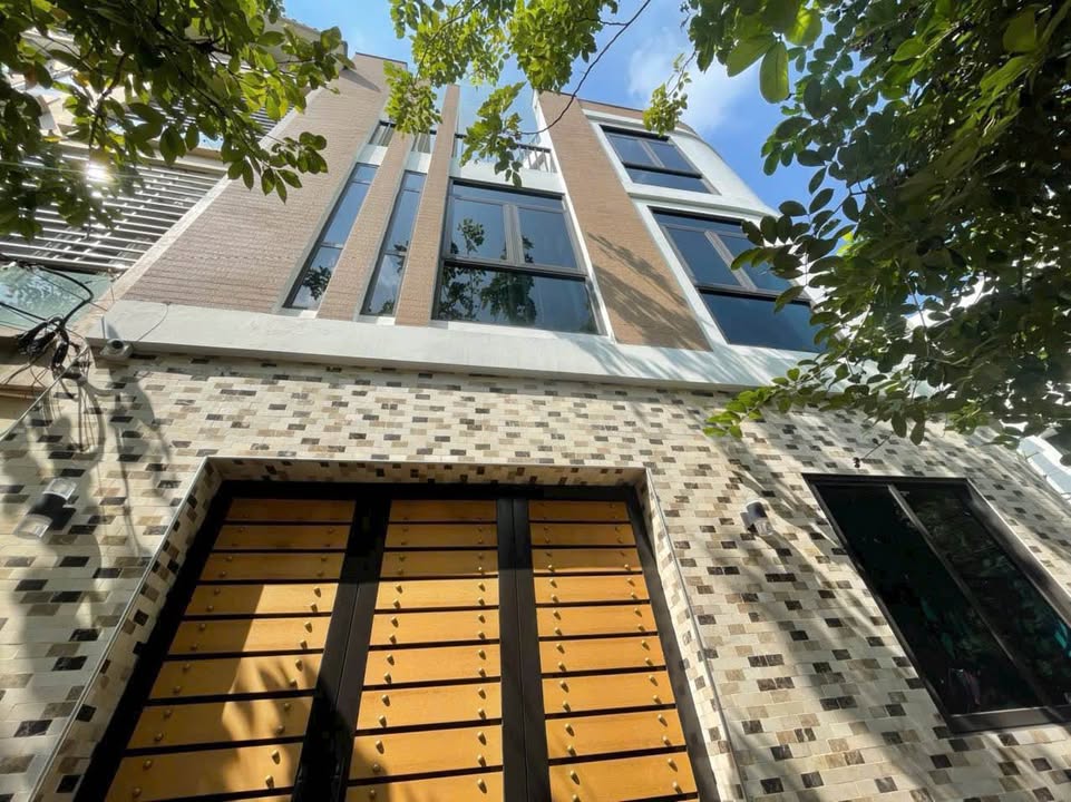 Nhà phố 92m² đường Hồng Tiến, Long Biên - Bán gấp 16 tỷ, sổ đỏ trao tay!