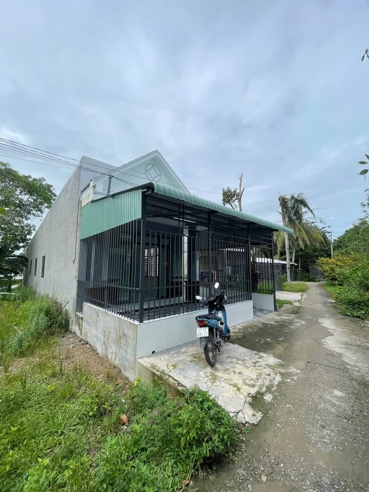 Nhà cấp 4 mới xây tại phường Mỹ Thới, TP Long Xuyên 173m² - Giá chỉ 1 tỷ VND, thương lượng!