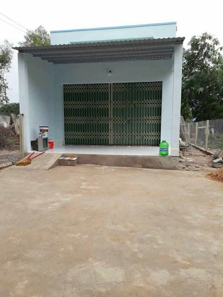 Nhà cấp 4 Thôn 1 Long Sơn 187.5m² giá 2 tỷ - Sân rộng thoáng mát!