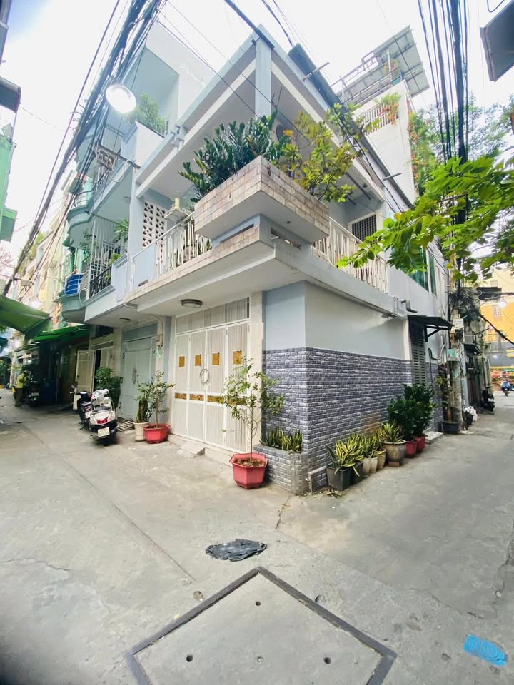 Nhà riêng hẻm xe hơi Cư Xá Đô Thành, Quận 3, 40m² - Giá chỉ 8.1 tỷ!