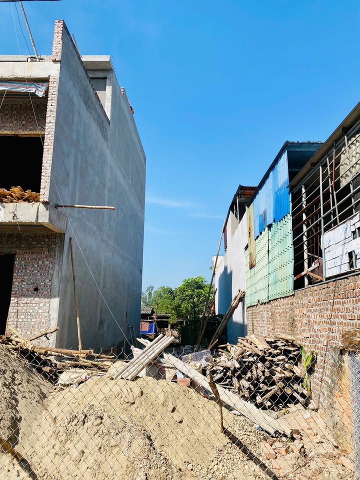 Đất nền xóm Nọi, Định Trung, Vĩnh Yên 100m² giá 2.4 tỷ - Cơ hội đầu tư hấp dẫn!