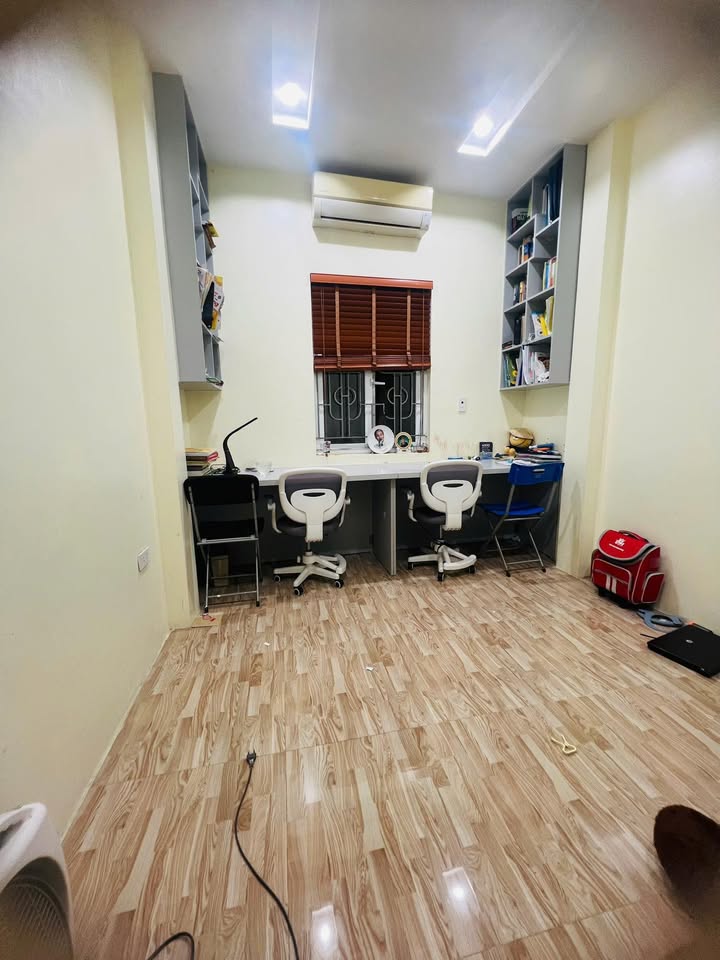 Nhà riêng 5 tầng cho thuê tại Bạch Đằng, 100m² - Gần hồ Hoàn Kiếm