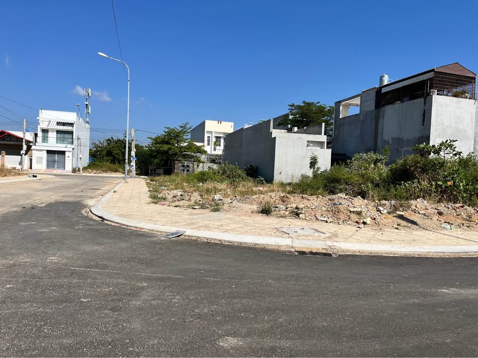 Đất nền góc TDC Bệnh Viện Phan Rang 94m² giá 2.2 tỷ - Đầu tư sinh lời!