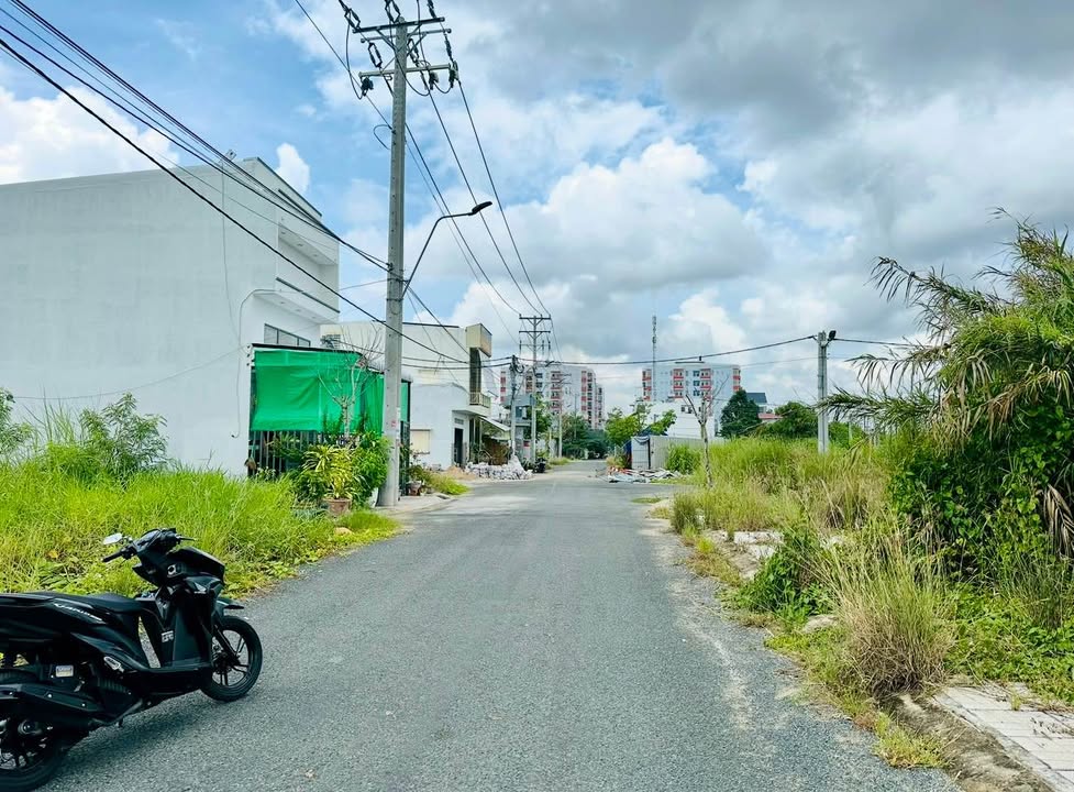 Đất nền góc đường số 9, khu Tây Đại Học Long Xuyên 63m² giá 1 tỷ - Đầu tư sinh lời hấp dẫn!