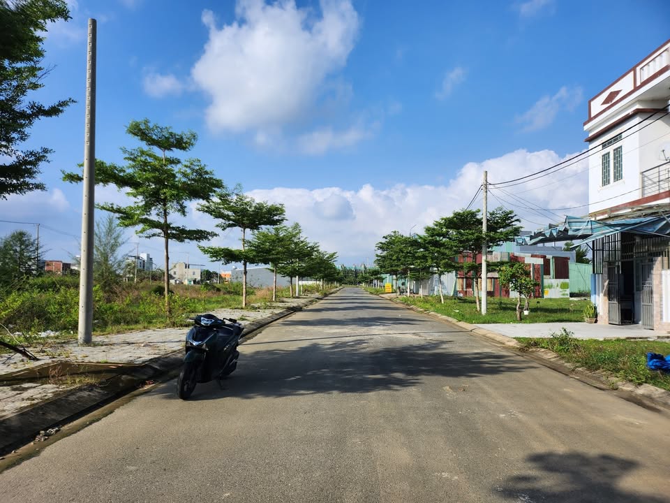 Đất nền Khu Thái Dương Đà Nẵng 80m² giá 2.85 tỷ - Sổ đỏ chính chủ, đầy đủ tiện ích!