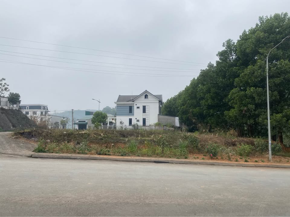 Đất Khu Ruby Yên Bình 433.6m² giá 6 tỷ - Đối diện sân bóng, kinh doanh thuận lợi!