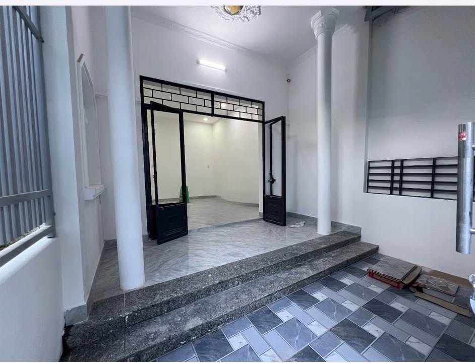 Nhà mặt tiền Bùi Huy Bích, Nha Trang 60m² giá 4.6 tỷ - Gần biển mát mẻ!