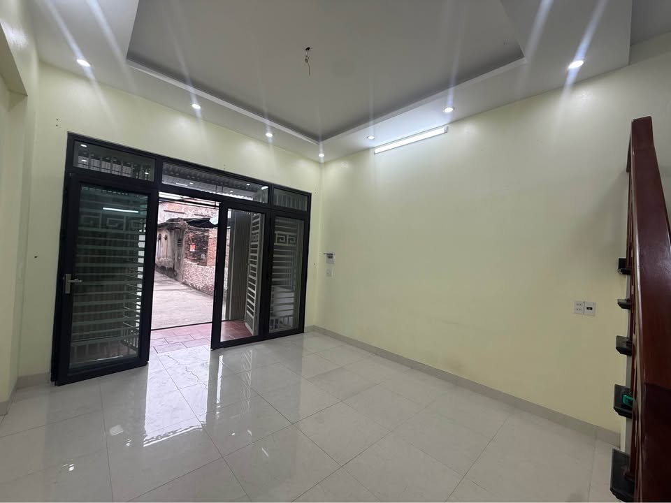 Nhà 2 tầng Nguyễn Văn Cừ, Bắc Giang 63m² giá 2 tỷ - Mới xây đẹp, thoáng mát!