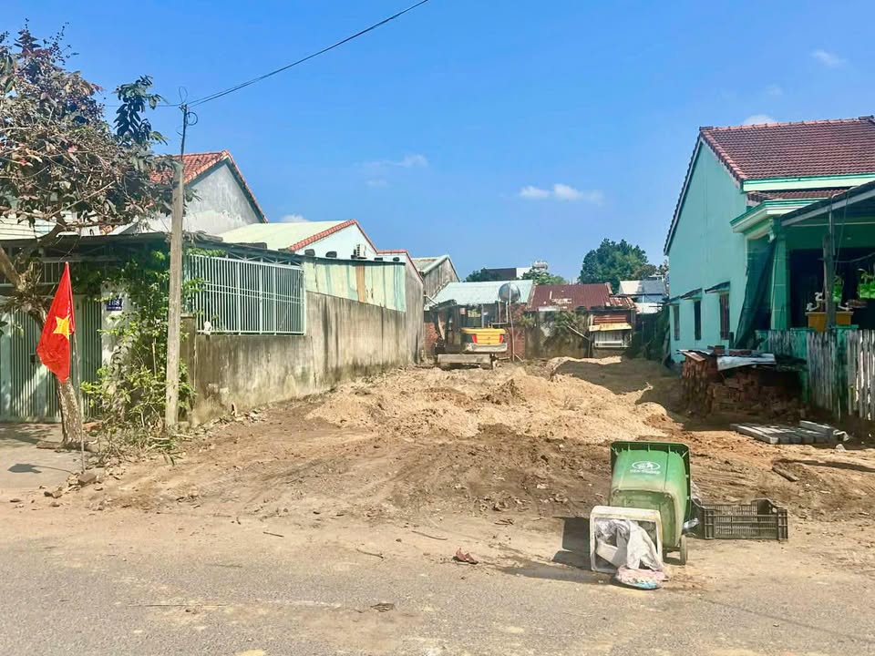 Bán mặt tiền đường Văn Tiến Dũng, 250m² giá 5 tỷ - Đất đẹp, vị trí thuận lợi!