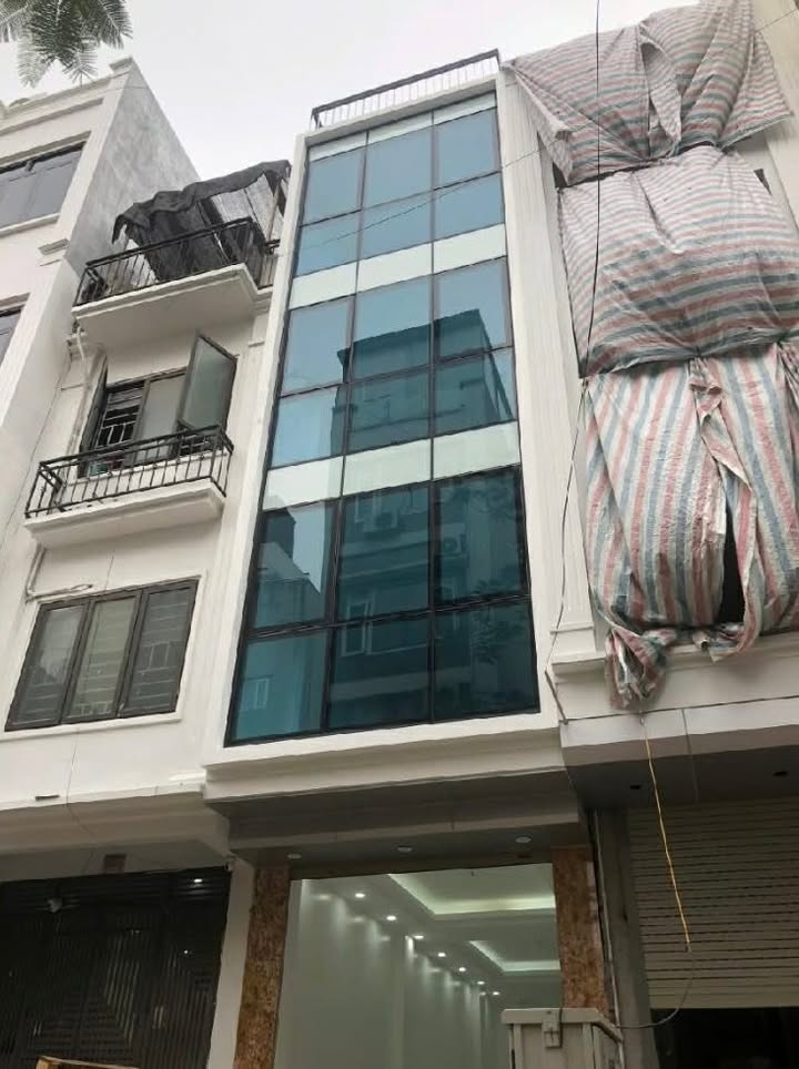 Nhà phân lô Phú Diễn 45m² giá thỏa thuận - Ô tô tránh, thang máy hiện đại!