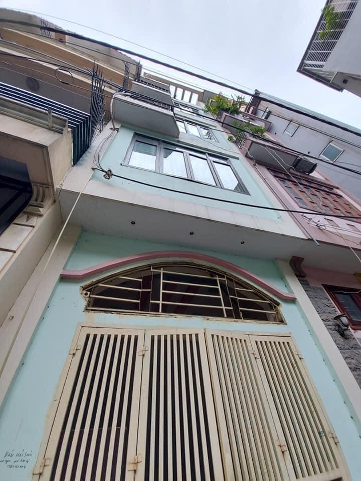 Nhà riêng Phường Trung Hòa, Quận Cầu Giấy 38m² giá thỏa thuận - Gần ô tô, trung tâm phường