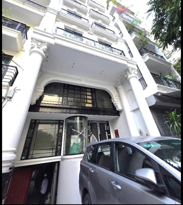 Căn hộ dịch vụ 170m² Nguyễn Khánh Toàn giá 60 tỷ - Dòng tiền khủng hàng tháng!