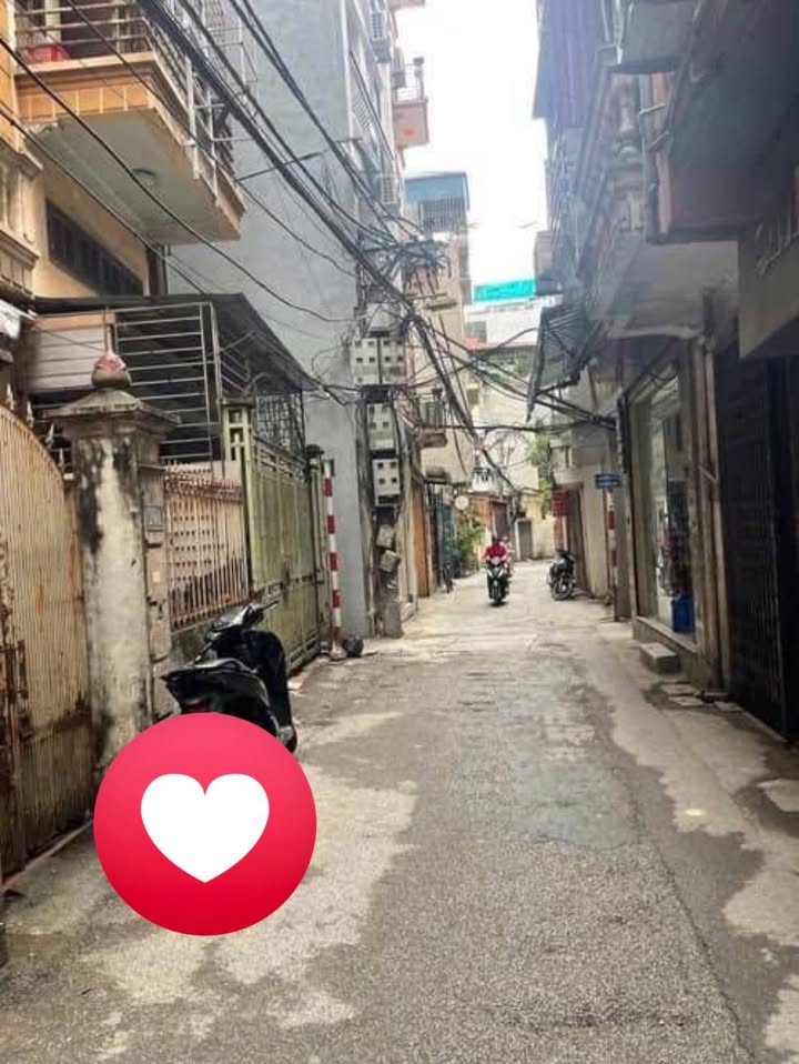 Nhà riêng Ngã Tư Sở 32m² giá 7 tỷ - Sổ đỏ chính chủ, thương lượng tốt!