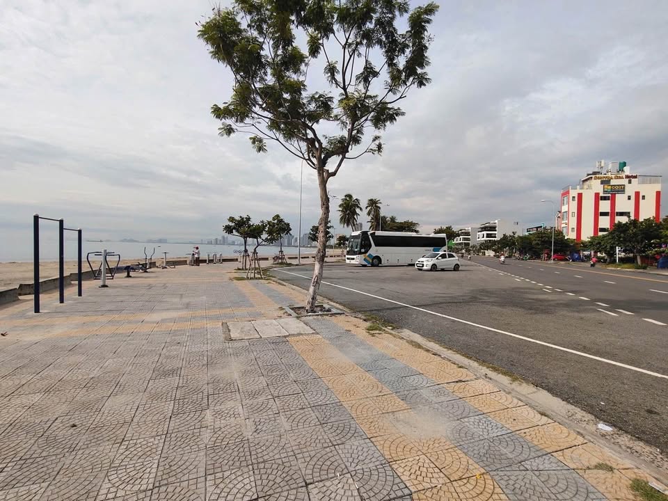 Đất mặt tiền Hoàng Sa, Đà Nẵng 220m² giá 78 tỷ - View biển Mỹ Khê tuyệt đẹp!