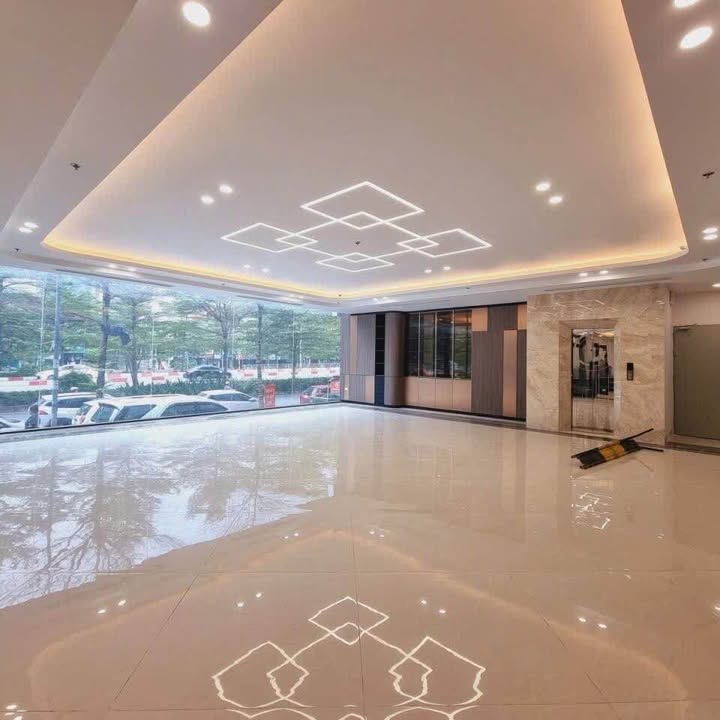FrontHouse Đường Láng, Quận Đống Đa 242m² - Doanh thu 8,4 tỷ - Cơ hội đầu tư vàng!