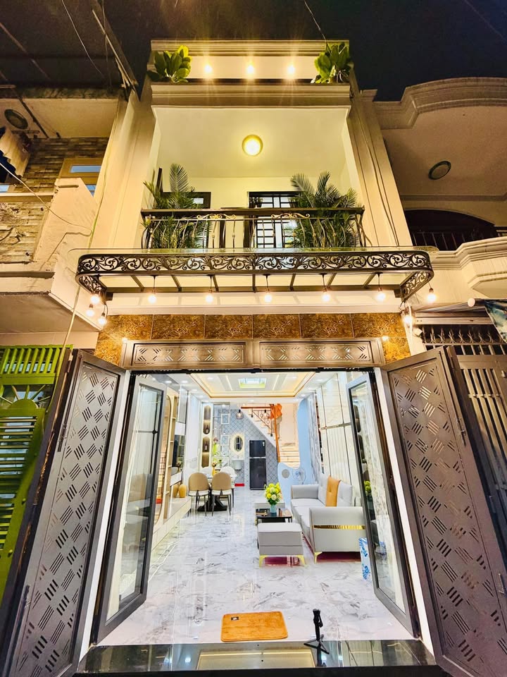 Nhà đẹp Gò Vấp 35m² giá 4.98 tỷ - Sẵn sàng vào ở ngay!