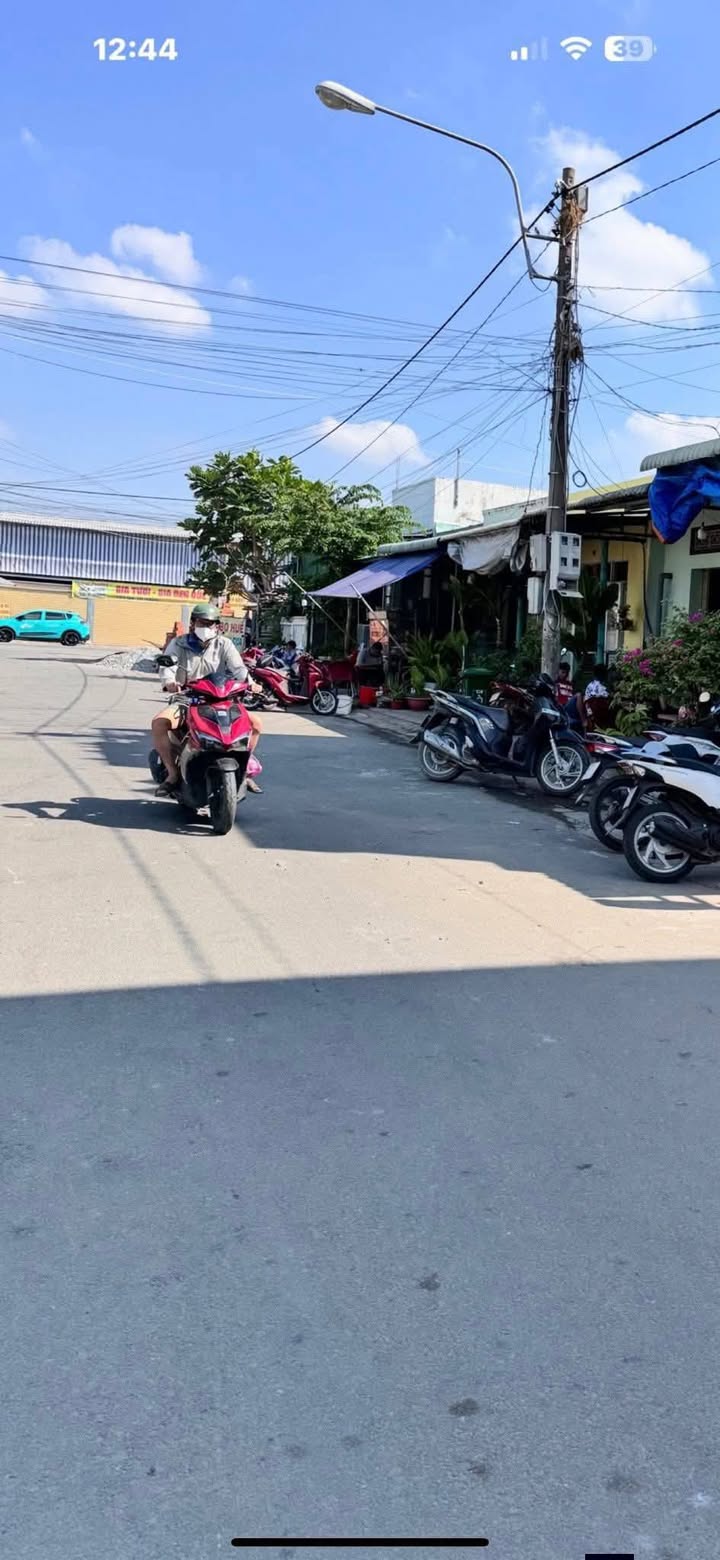 Nhà bán tại Khu phố 8, Thị trấn Bến Lức 90m² giá 3 tỷ - Gần khu công nghiệp