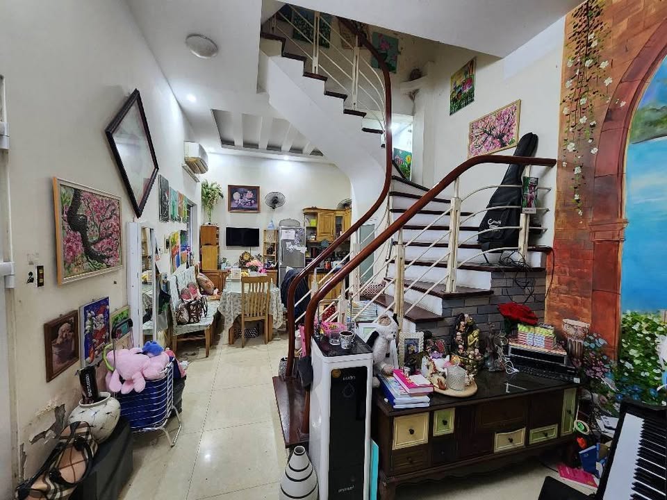 Nhà riêng Đống Đa 35m² giá 9 tỷ - Lô góc 2 mặt thoáng, chính chủ!