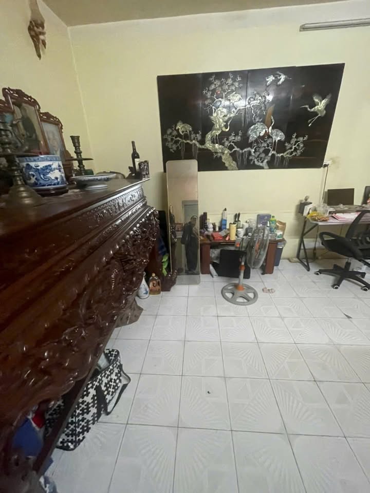 Căn hộ tập thể Nam Đồng, 65m² giá 4.35 tỷ - Ô tô đỗ cửa, ánh sáng tự nhiên