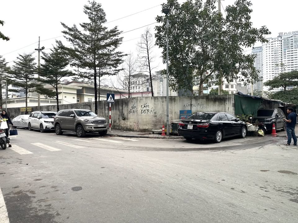 Nhà lô góc Nguyễn Hoàng Nam Từ Liêm 60m² giá 16.45 tỷ - Ô tô vào tận nhà!