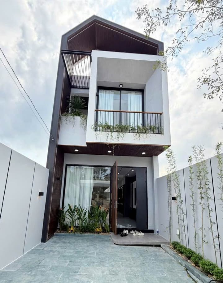 Nhà 2 Tầng Kiệt Ô Tô Thu Bồn - 100m² Giá 3,08 Tỷ - Thiết Kế Hiện Đại