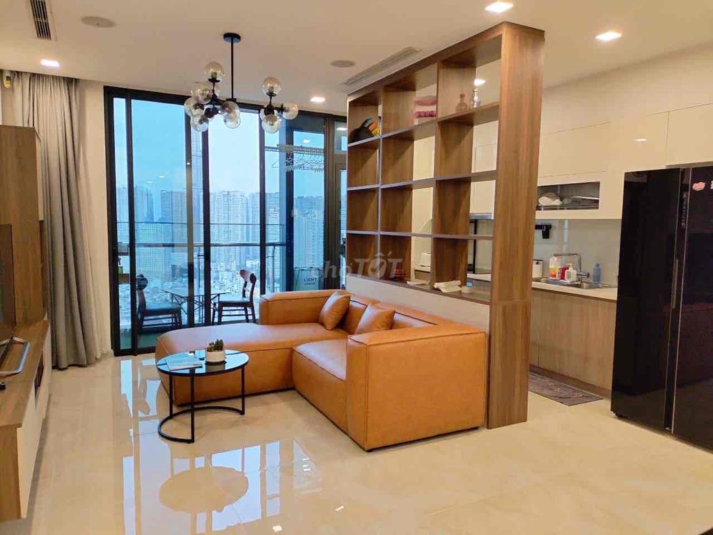 Căn hộ 3PN Vinhomes Golden River 101m² giá 38 triệu - View sông tuyệt đẹp!