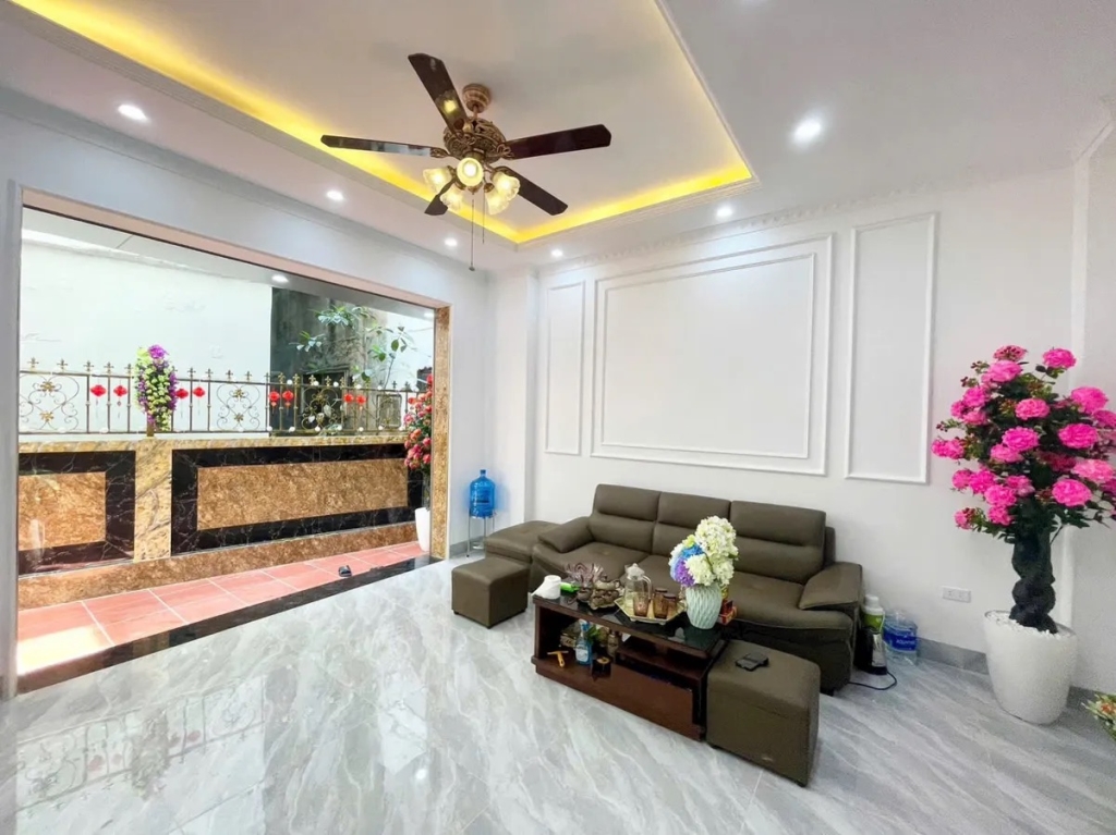 Nhà lô góc 6 tầng thang máy Pháo Đài Láng 33m² giá 10.5 tỷ - Sẵn sàng ở ngay!