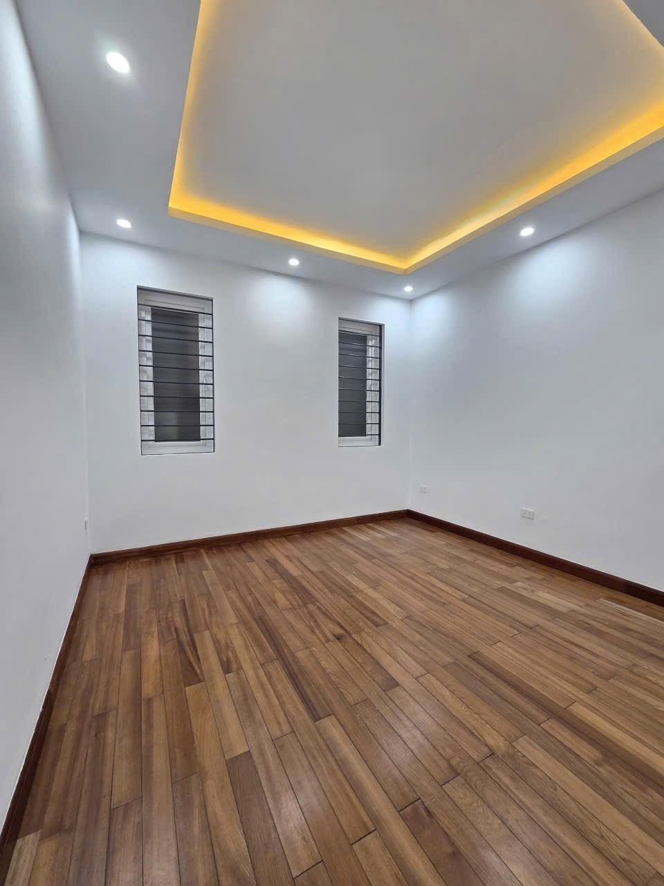 Bán nhà phố Lê Trọng Tấn, Thanh Xuân 53m² giá 18.2 tỷ - Đầy đủ tiện nghi, sẵn vào ở ngay!