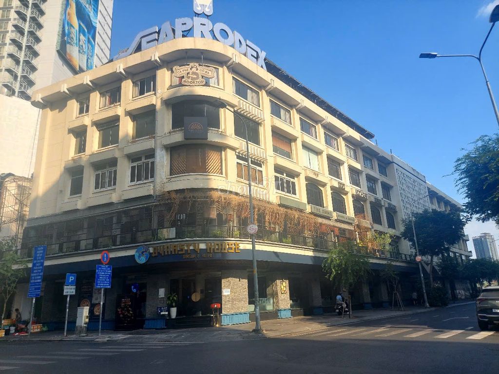 Cho thuê mặt bằng 1000m² góc 2 mặt tiền Đường Đồng Khởi - Ngô Đức Kế, Quận 1, giá 250 triệu/tháng