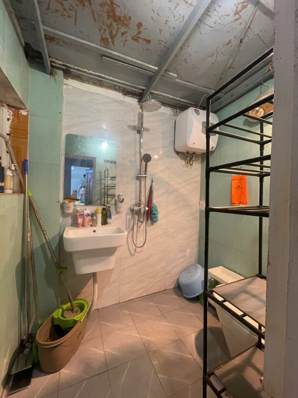 Căn hộ tập thể 20m² Thị Trấn Đông Anh giá 850 triệu - Vị trí trung tâm, đỗ xe thuận tiện!