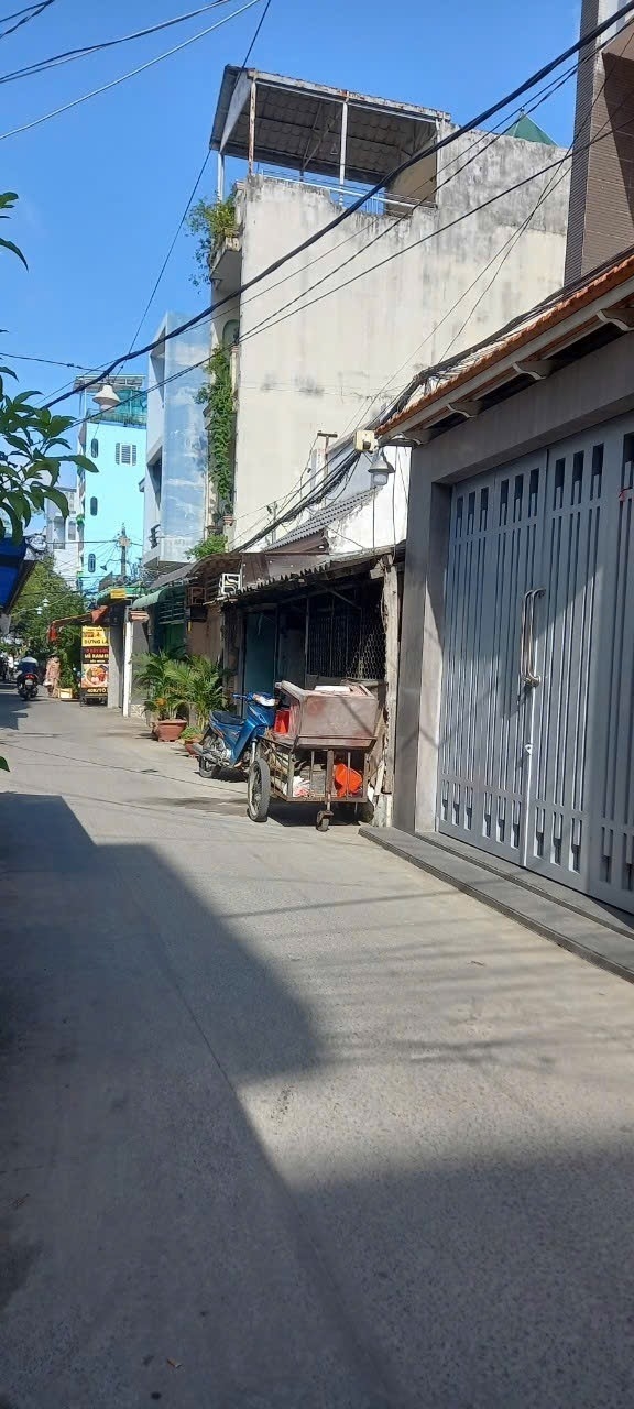 Nhà cấp 4 hẻm XH Phạm Hùng, Quận 8, 116m² giá 11.8 tỷ - Vị trí đắc địa, tiện lợi!