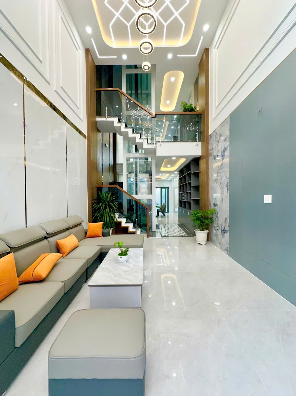 Nhà 5 tầng mới tinh tại Bình Trị Đông 64m² giá 8.4 tỷ - Ô tô ngủ trong nhà!