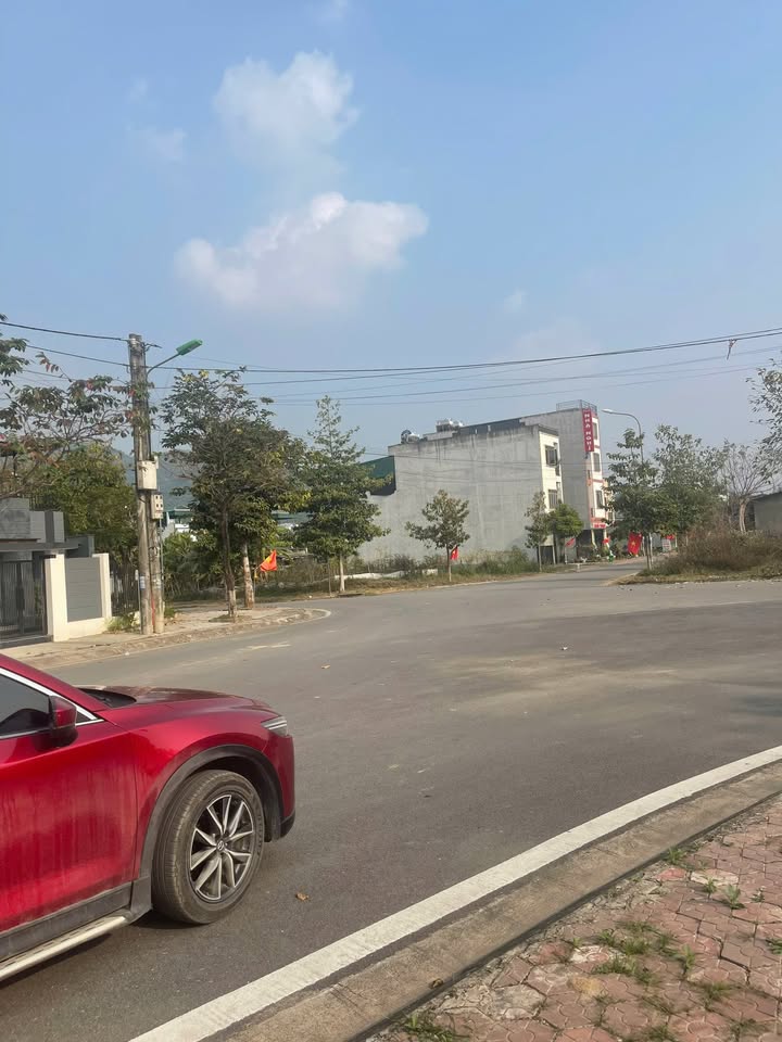 Đất nền Cam Đường - Nguyễn Hữu An 100m² giá 1.8 tỷ - Kinh doanh thuận lợi!