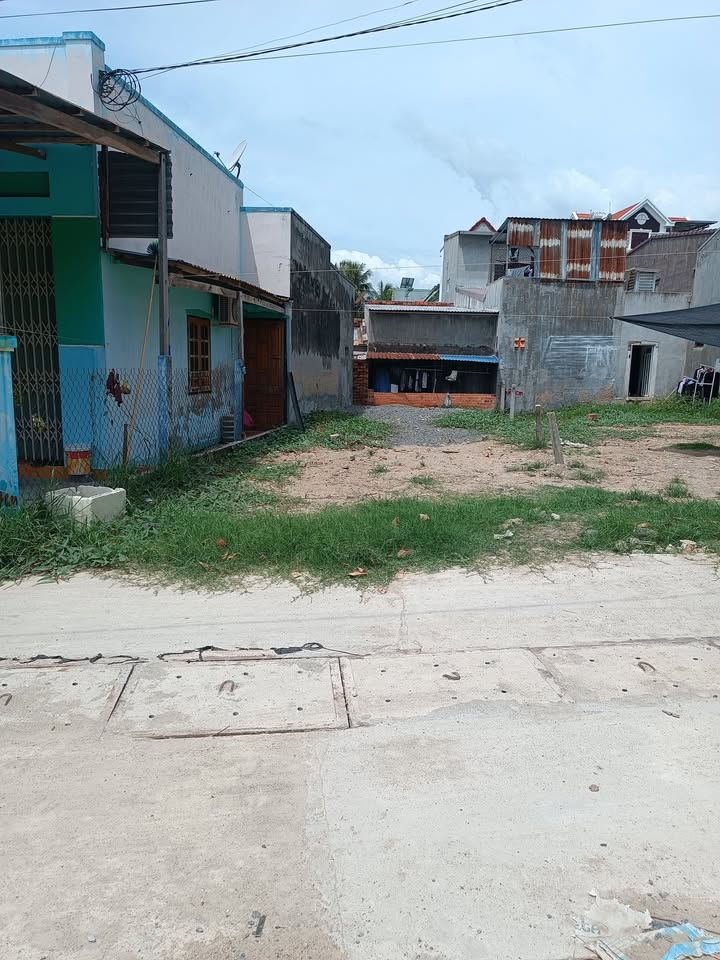 Đất thổ cư Phường Cam Lộc, Cam Ranh 90m² giá 1.65 tỷ - Đường ô tô vào tận nơi!