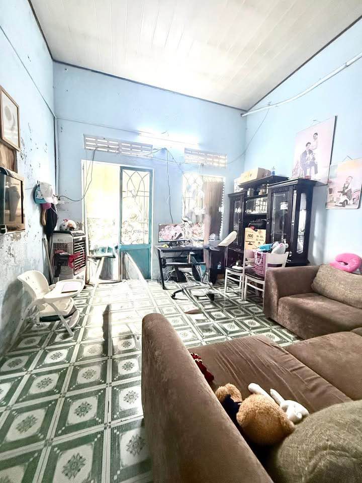 Nhà cấp 4 kiệt 215 Hà Huy Tập 54m² giá 1.55 tỷ - Tiện nghi đầy đủ, gần chợ!